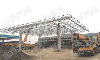 加油站網(wǎng)架采用網(wǎng)架結(jié)構(gòu)搭建的優(yōu)勢(shì)與照明器具制造的協(xié)同效應(yīng)